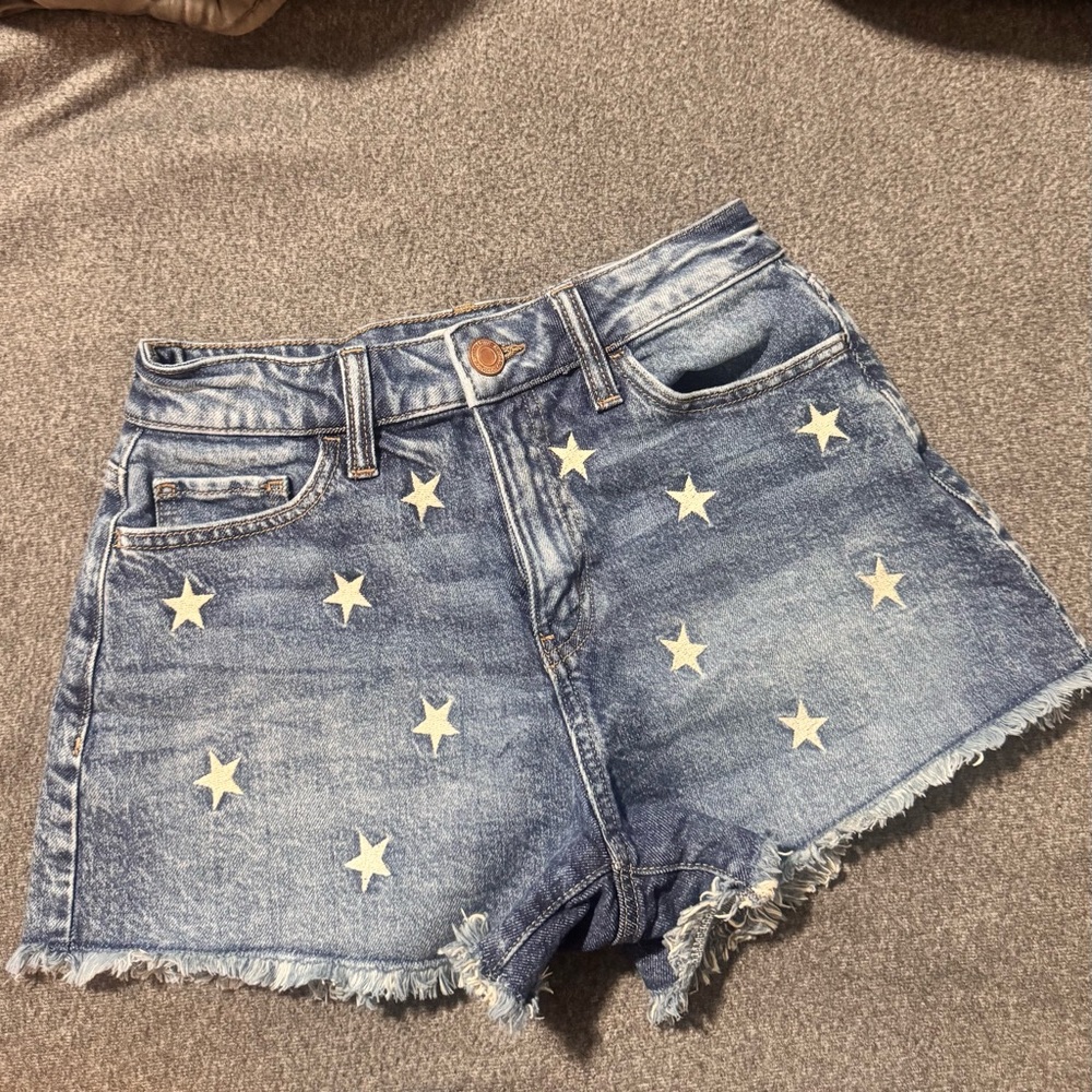 SO Blue Star-Patterned Jean Shorts